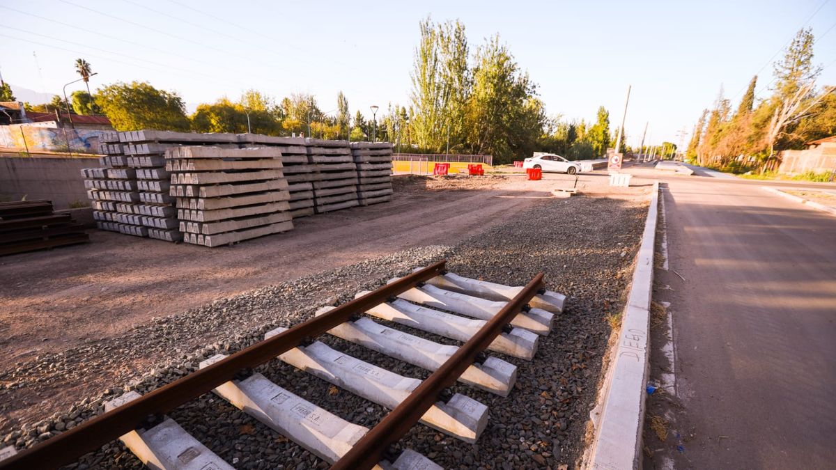 La obra del Metrotranvía avanza hacia Luján de Cuyo. La obra del Metrotranvía avanza hacia Luján de Cuyo.