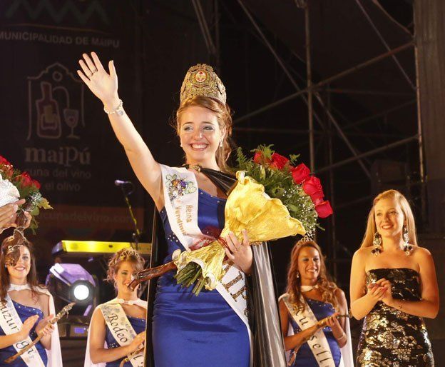 La flamante reina de la Vendimia de Maipú también fue reina de los Estudiantes de ese departamento