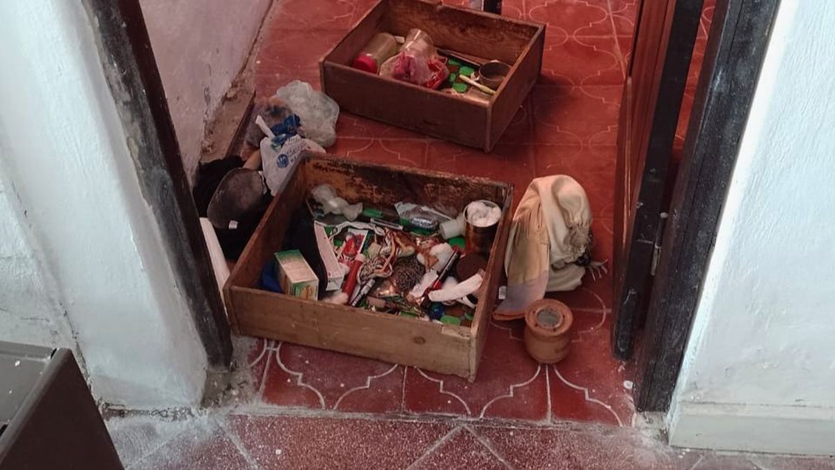 Además del robo de varios objetos importantes para la parroquia, los malvivientes hicieron daño.