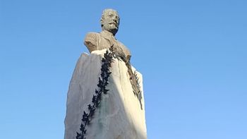 Delincuentes entraron de noche al cementerio y se llevaron hasta el busto de Belisario Cuervo