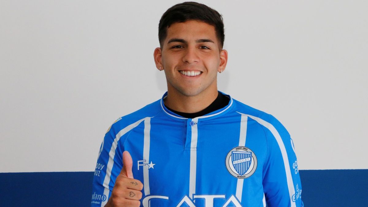 El sobrino nieto de Maradona tiene movimientos parecidos al ex jugador.