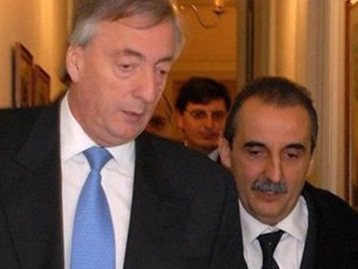 En 2006 Néstor Kirchner le ordenó a Moreno "que hiciese lo que fuera necesario" para que la inflación no superara el 11% anual. Terminaron arreglando que no fuera mayor al 10%. En 2006 Néstor Kirchner le ordenó a Moreno "que hiciese lo que fuera necesario" para que la inflación no superara el 11% anual. Terminaron arreglando que no fuera mayor al 10%.