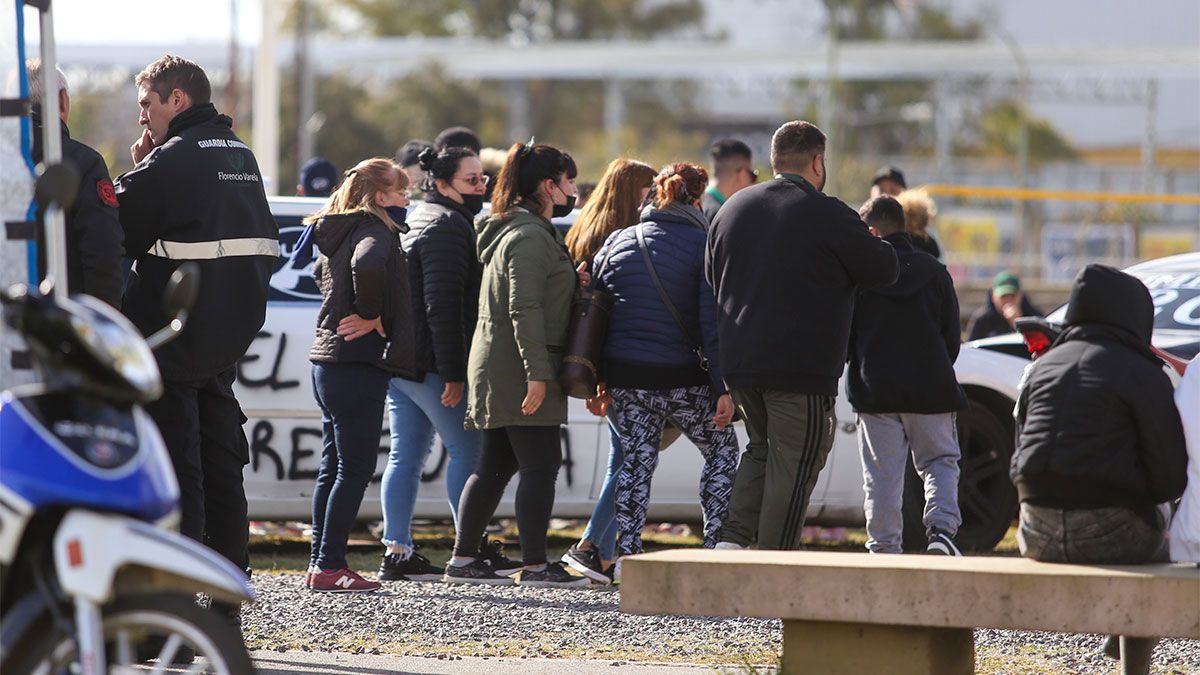 El último adiós para El Noba estuvo repleto de familiares, amigos y fanáticos. (NA).