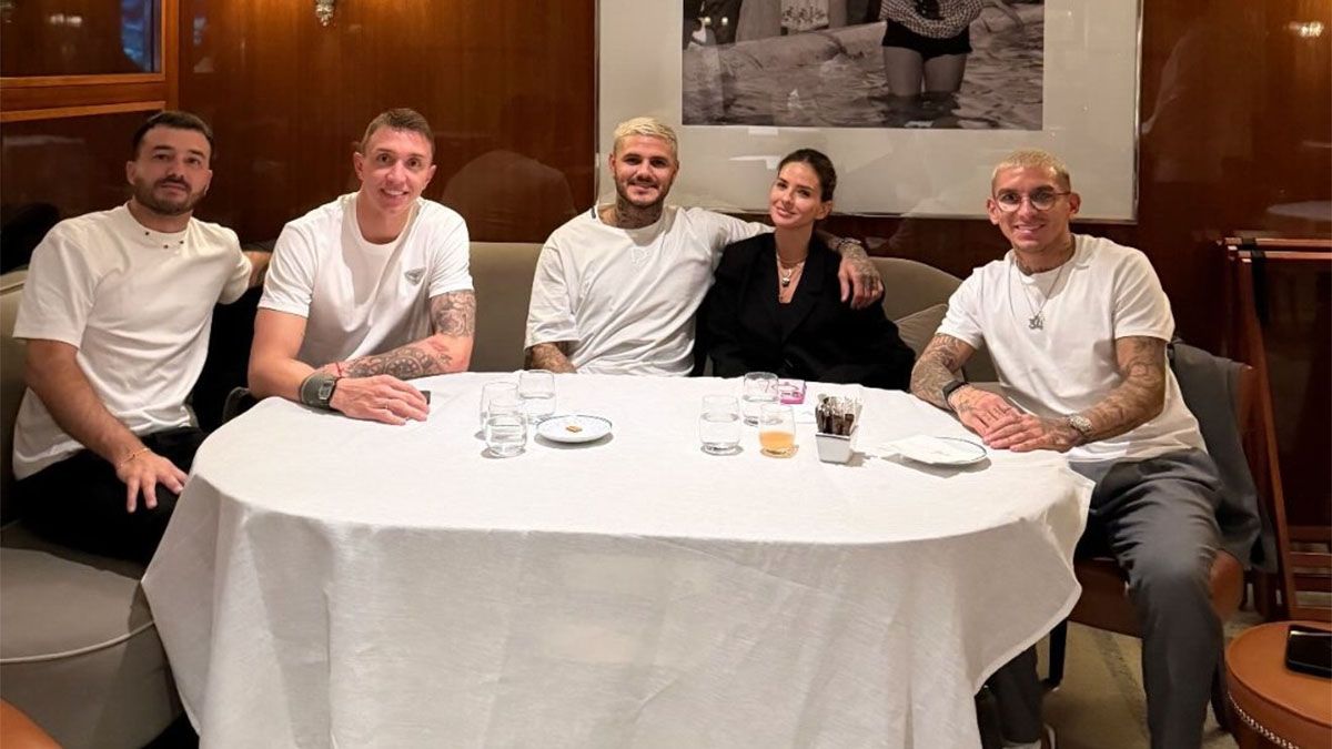 Mauro Icardi está con la China Suárez en Turquía. En la foto están también Lucas Torreira y Fernando Muslera.