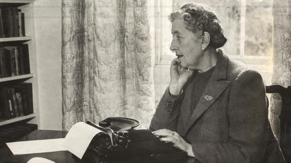 Agatha Christie. Agatha Christie. 