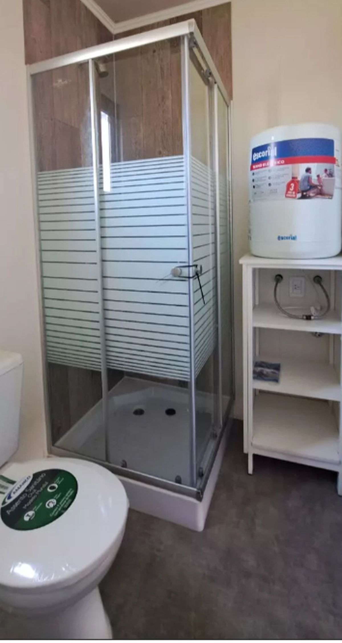 Así se ve el baño de la casa container que se vende por Mercado Libre. Así se ve el baño de la casa container que se vende por Mercado Libre.