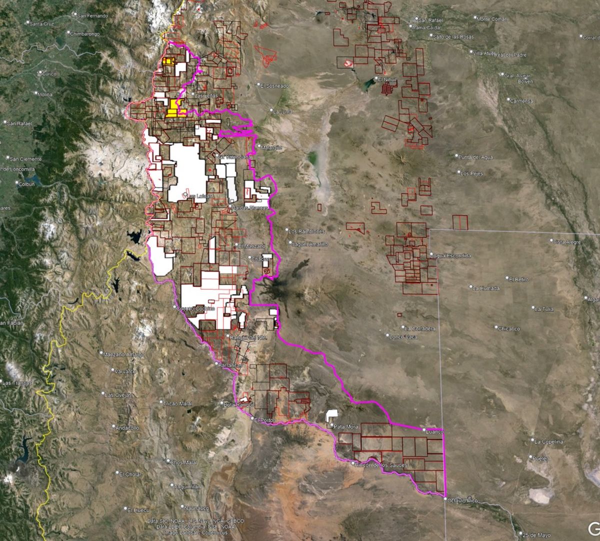 En blanco, los proyectos que entraron ahora en análisis, dentro del Distrito Minero Malargüe Occidental. En blanco, los proyectos que entraron ahora en análisis, dentro del Distrito Minero Malargüe Occidental.