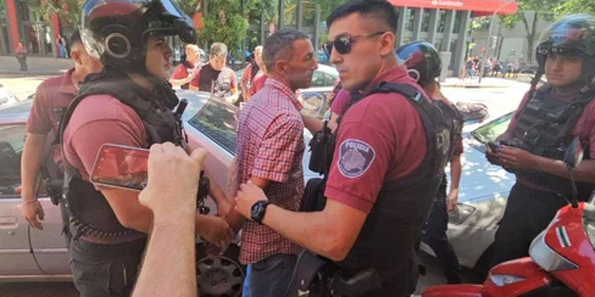 Policiada de CABA dutuvo a Gastón Ariel Mercanzini.