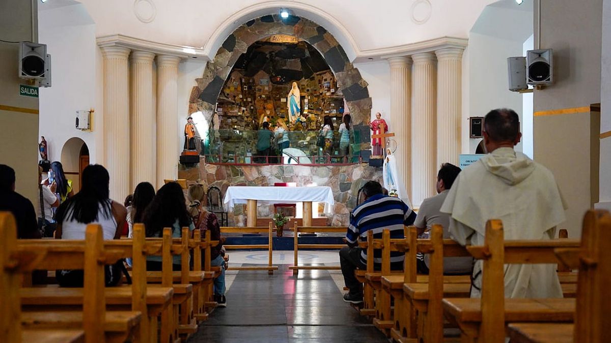 El Santuario de El Challao, de la Virgen de Lourdes, tiene misas y actividades durante todo este miércoles 11 de febrero. El Santuario de El Challao, de la Virgen de Lourdes, tiene misas y actividades durante todo este miércoles 11 de febrero. 