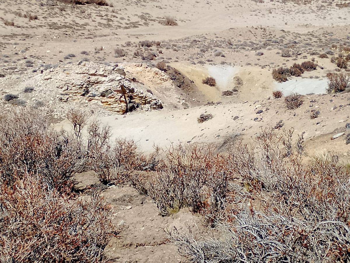 El embudo que dejó la vieja cantera de hierro, que fue abandonada en 1972. El embudo que dejó la vieja cantera de hierro, que fue abandonada en 1972.