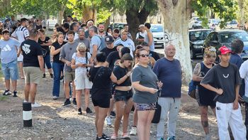 La locura de los hinchas de Gimnasia y Esgrima mientras esperan el partido con San Lorenzo