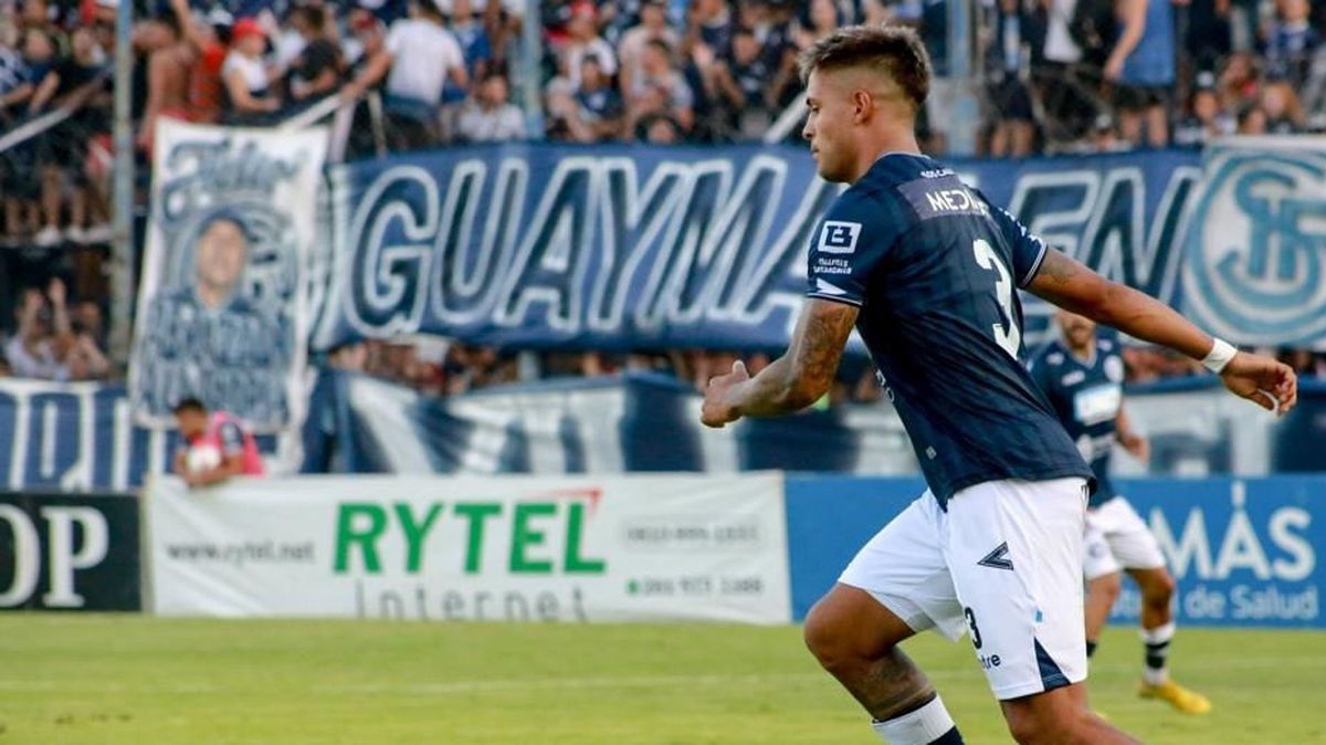 Enzo Suraci volvió a jugar de titular en Independiente Rivadavia.