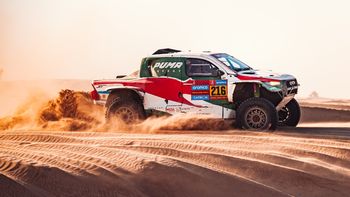 Juan Cruz Yacopini brilló en la cuarta etapa del Rally Dakar 2025 y marcha en el top 10 entre los autos