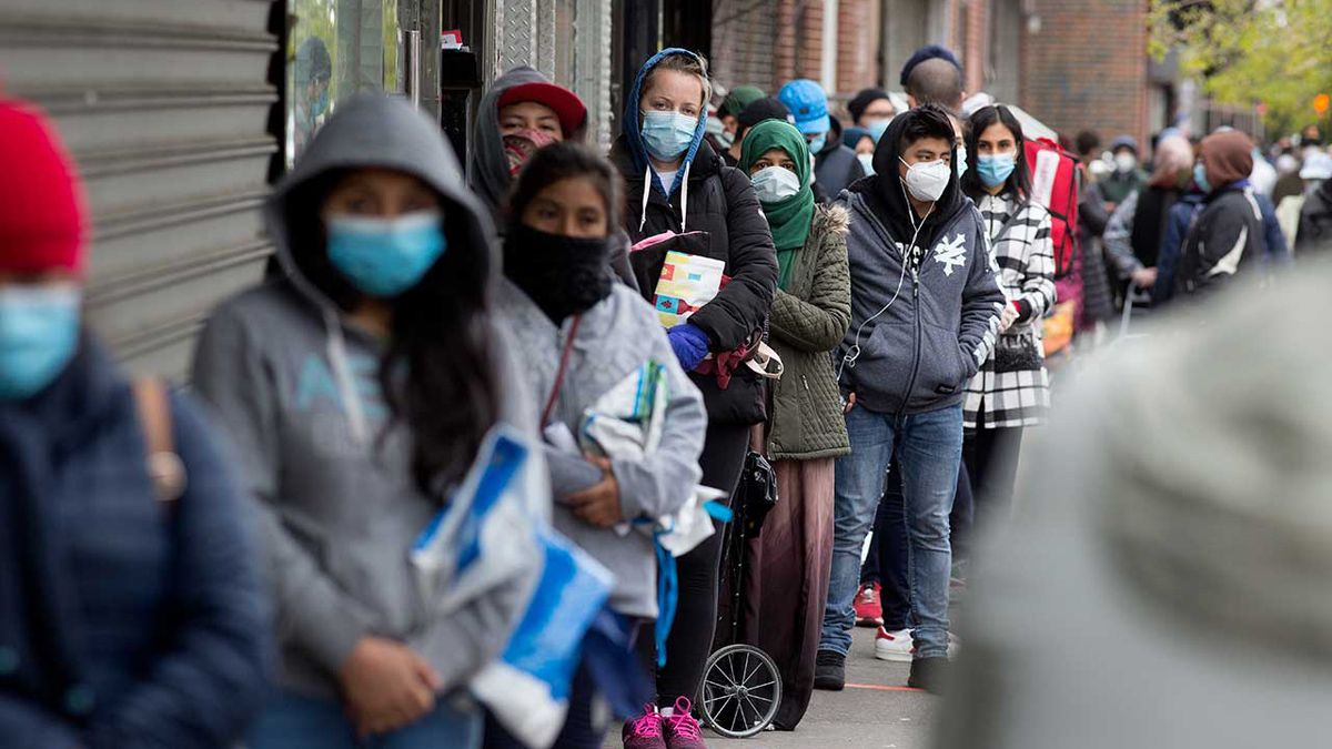 Búsqueda de trabajo. La reducción de aportes estimularía nuevas contrataciones.