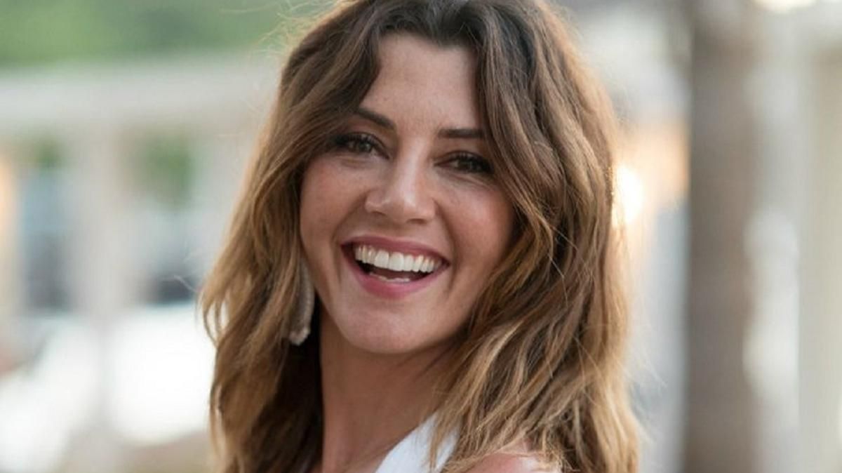 Gokce Bahadir. Es la megaestrella turca protagonista de la serie