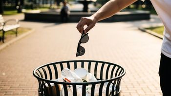 Adiós a los lentes de sol tradicionales: la tendencia que promete beneficios y se impone este verano Adiós a los lentes de sol tradicionales: la tendencia que promete beneficios y se impone este verano