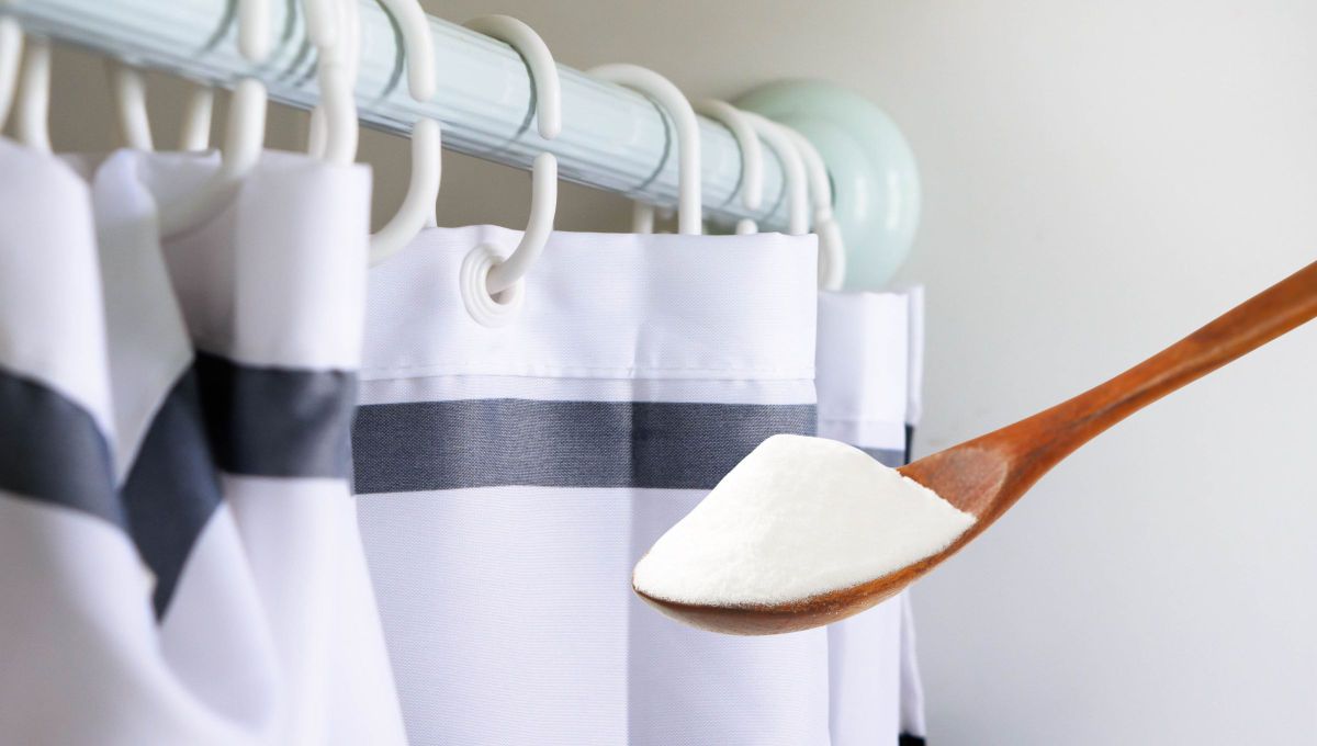 Por qué hay que limpiar la cortina del baño con bicarbonato y para qué sirve