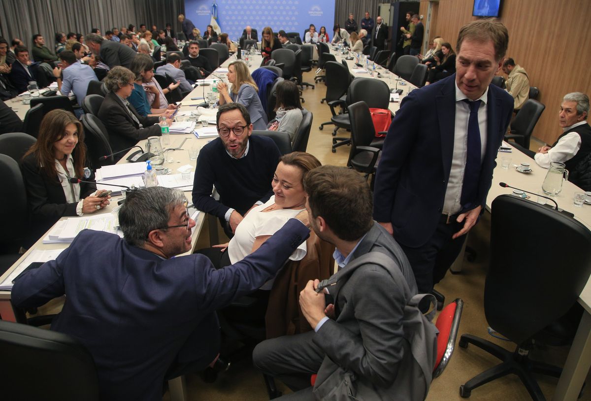 El peronismo y la izquierda se mostraron disgustados durante el tratamiento de la Ley Bases. El peronismo y la izquierda se mostraron disgustados durante el tratamiento de la Ley Bases.