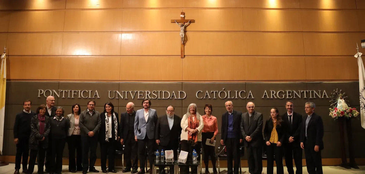 Todos los que participaron en el libro La Verdad los Hará Libres.