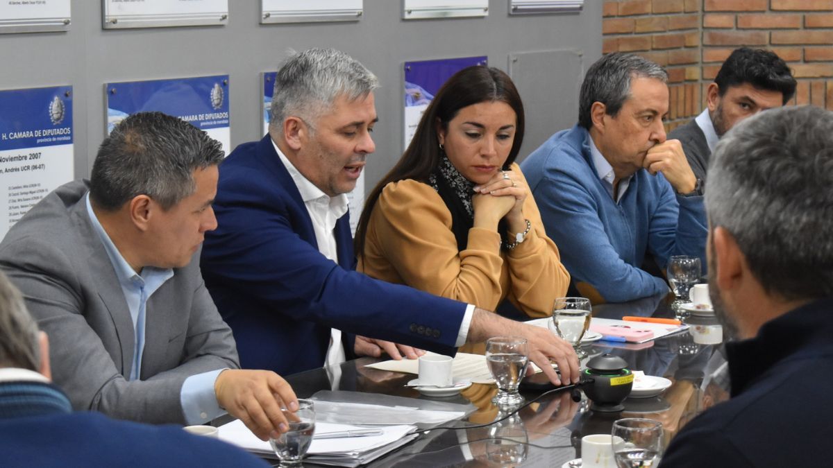 De izquierda a derecha: David Sáez (UCR)