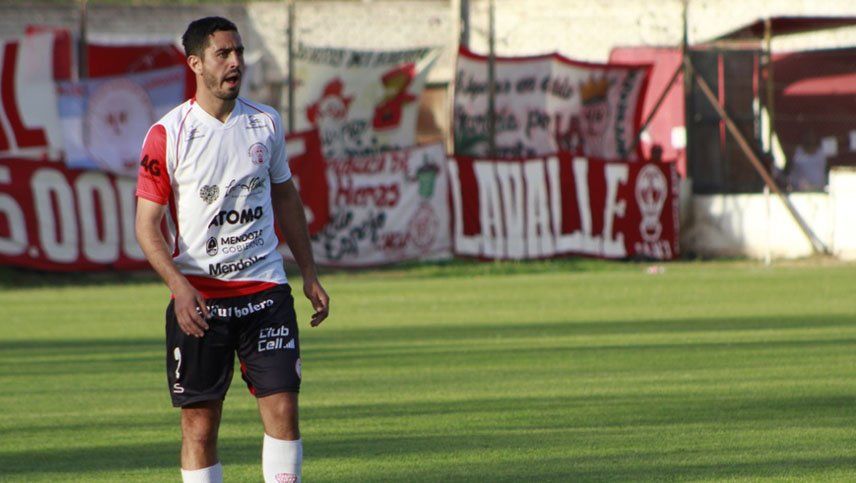 Giusepponi vende pastas en medio de la inactividad del fútbol