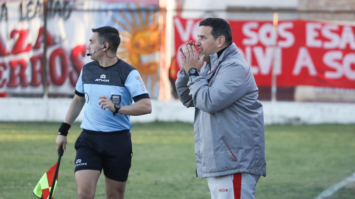Alexis Ferrero no seguirá como entrenador del Atlético San Martín.