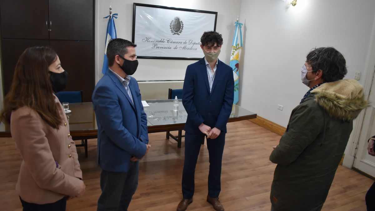 Entre los mendocinos destacados de este año, el estudiante Joaquín Calderón Dal Pozzo sobresale por su participación en las Olimpíadas Internacionales de Matemáticas IMO 2021. Este viernes fue distinguido en la Cámara de Diputados.