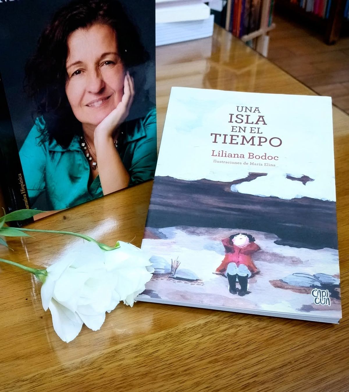 El libro que será presentado en Mendoza fue publicado por Liliana Bodoc en Cuba, en 2013. El libro que será presentado en Mendoza fue publicado por Liliana Bodoc en Cuba, en 2013.