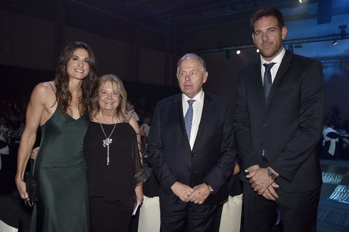 Gaby y Delpo con Alicia Masoni de Morea y Gerardo Werthein Gaby y Delpo con Alicia Masoni de Morea y Gerardo Werthein