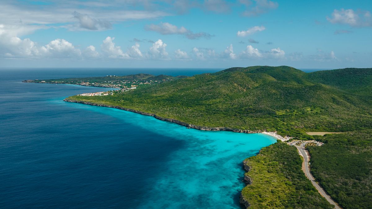 Aguas cristalinas y un exquisito paraíso tropical: la playa caribeña para unas vacaciones inolvidables