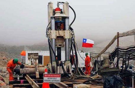 La perforadora llegó a 100 metros de los mineros atrapados en Chile y hay gran expectativa por el rescate