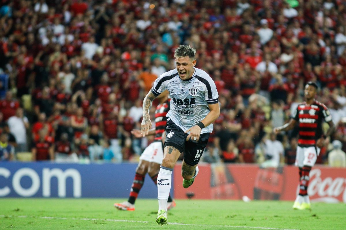 Central Córdoba le ganó nada menos que al Flamengo por la Copa Libertadores. Central Córdoba le ganó nada menos que al Flamengo por la Copa Libertadores.