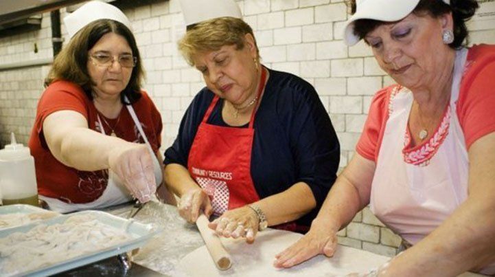 Un restaurante en Nueva York remplazó a chefs por abuelas