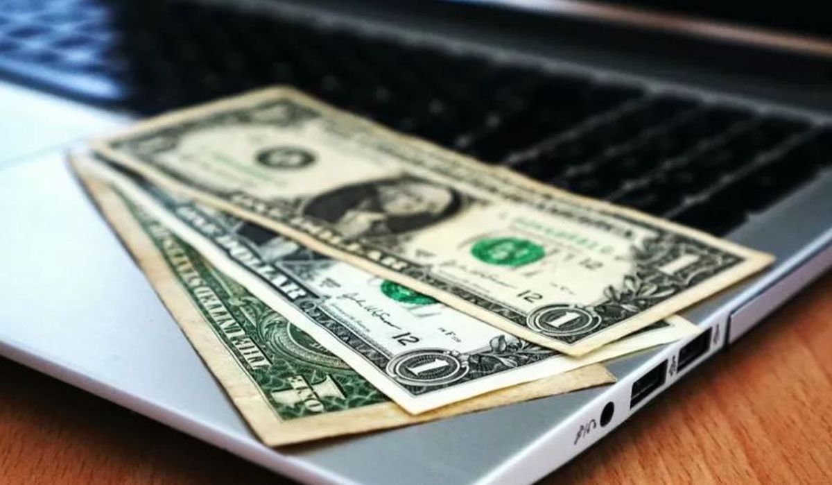 El dólar blue continuó este jueves con su racha alcista.