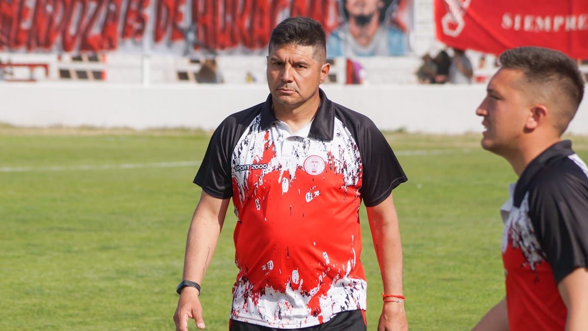 El entrenador Alejandro Abaurre está junto a su ayudante de campo Abdo Alí. El entrenador Alejandro Abaurre está junto a su ayudante de campo Abdo Alí.