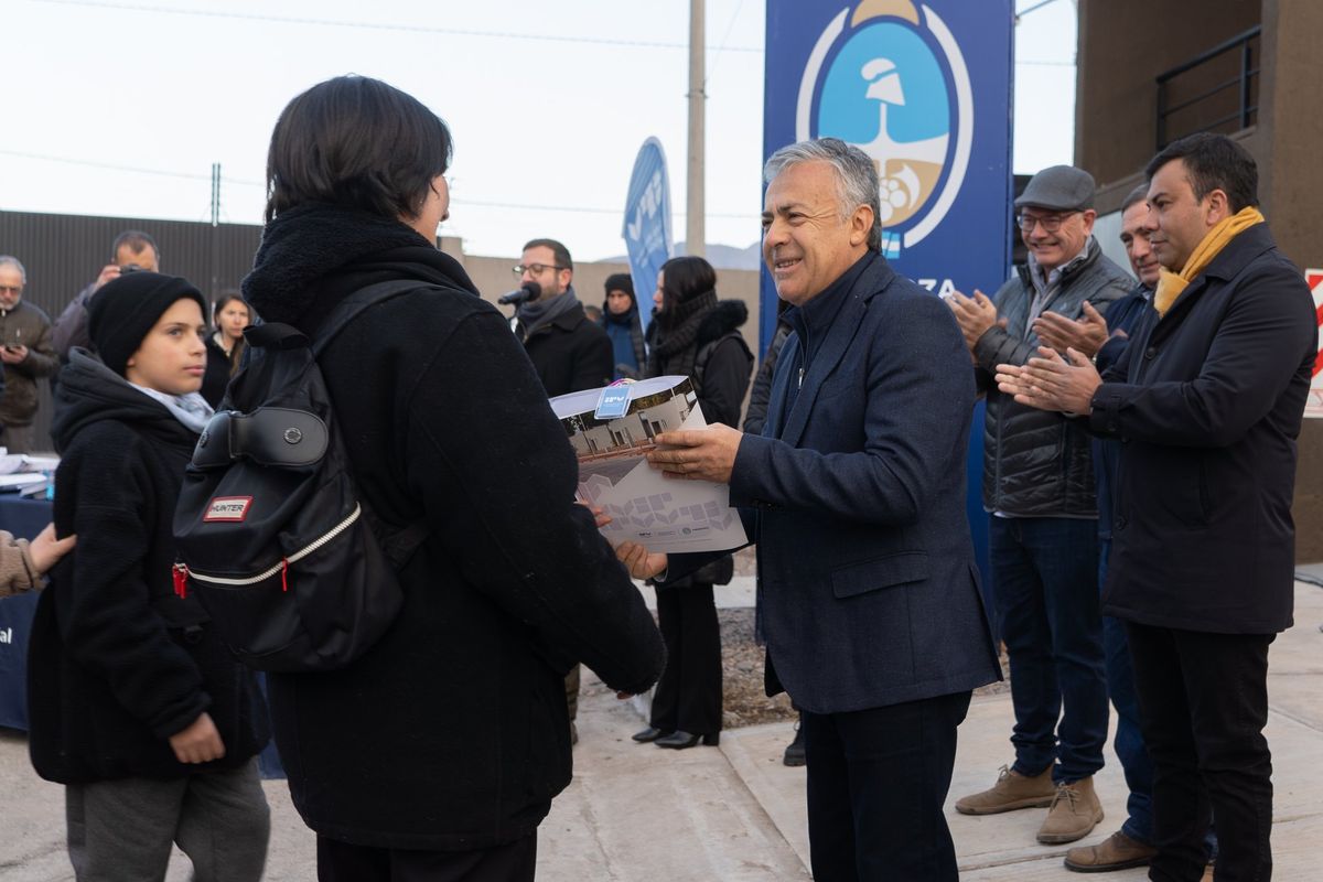 Alfredo Cornejo parece estar entre quienes mejor entienden la Argentina que gobierna Javier Milei. Alfredo Cornejo parece estar entre quienes mejor entienden la Argentina que gobierna Javier Milei.