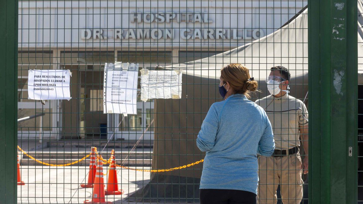 Luciano González (21) ingresó con heridas de arma blanca en su torso, nalgas y testículos. Falleció esta mañana en el hospital Ramón Carrillo