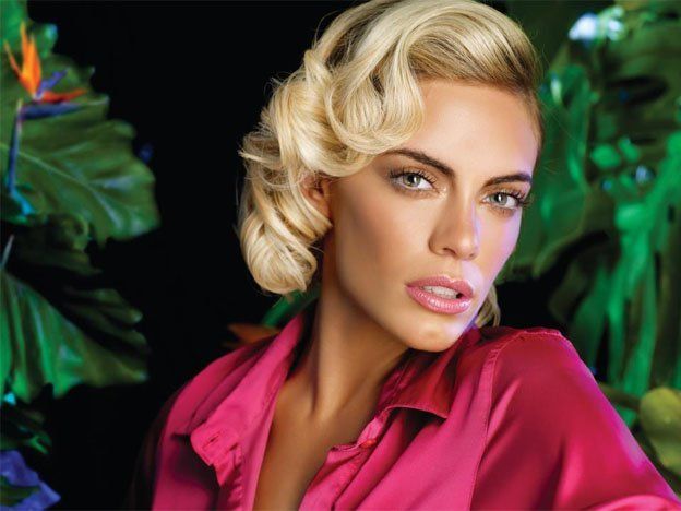 Emilia Attias, una futbolista muy sexy