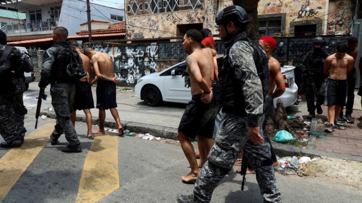 Conflicto en Río de Janeiro,Brasil, entre la Policía y el Comando Vermelho, un grupo narco sanguinario. Conflicto en Río de Janeiro,Brasil, entre la Policía y el Comando Vermelho, un grupo narco sanguinario.