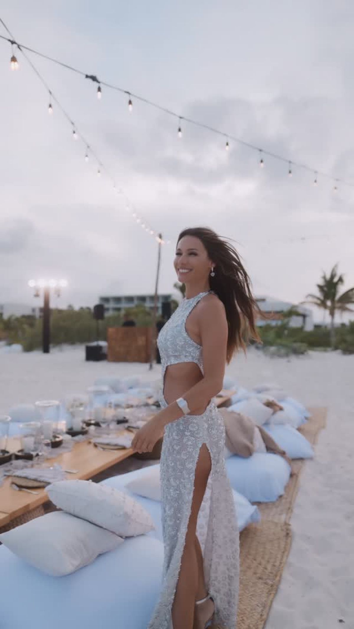 El look de cumpleaños de Pampita en la playa. El look de cumpleaños de Pampita en la playa.