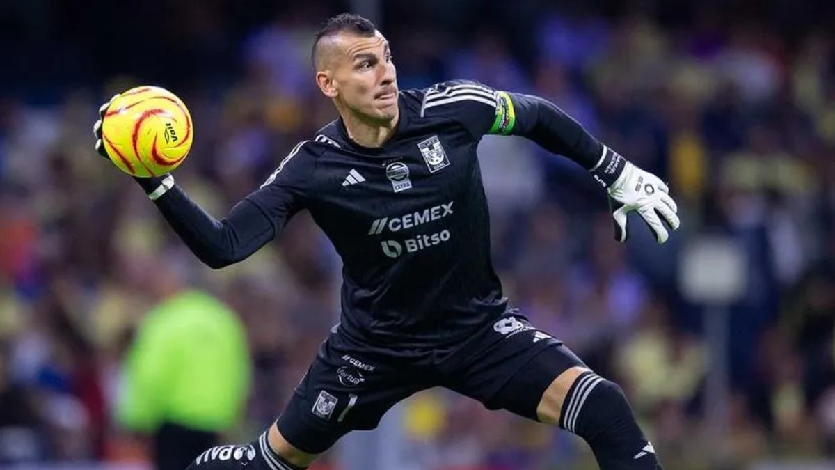 El arquero argentino fue agredido verbalmente por las simpatizantes del América, en una jornada de reconocimiento por el Día de la Mujer y la igualdad de género.