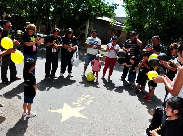 Pintaron una estrella amarilla en recuerdo de Julieta Montiel, fallecida en un accidente