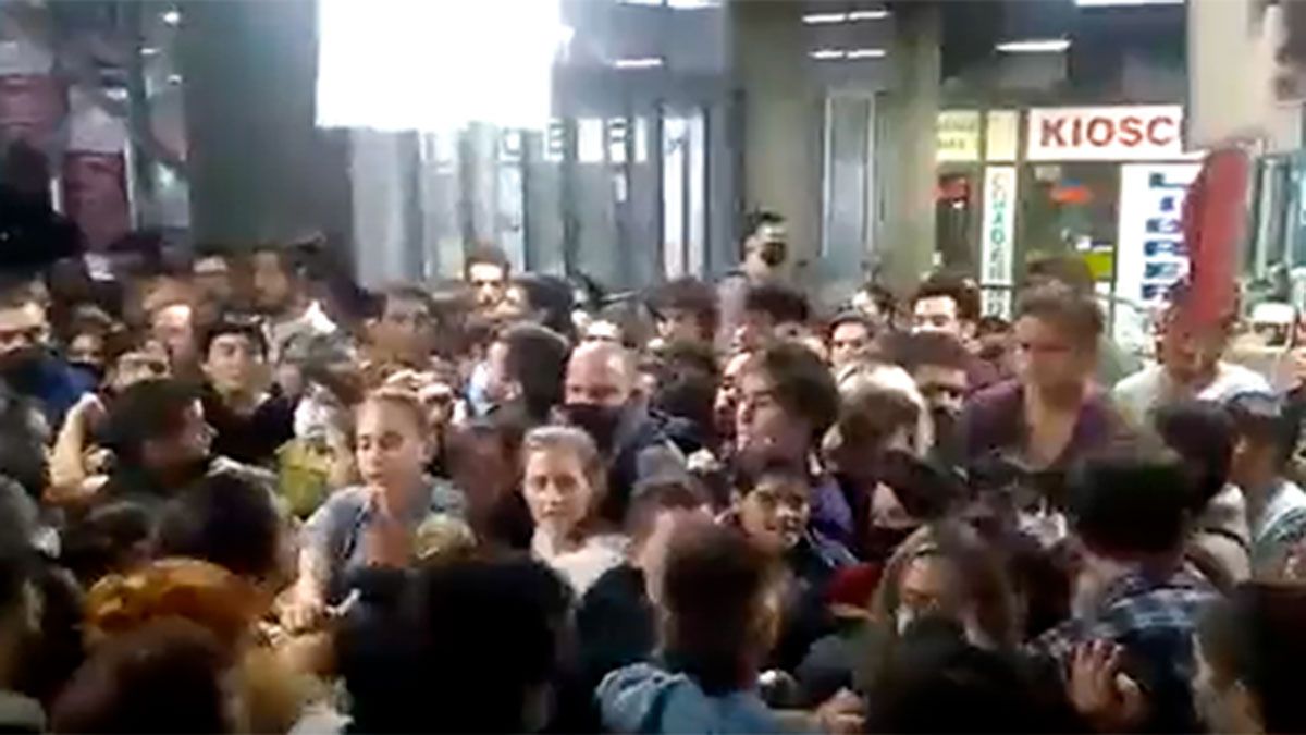 Todos estos incidentes provocaron que los alumnos no pudieran terminar las clases.