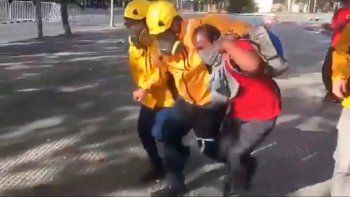En represión a una marcha en Santiago hirieron a un observador de derechos humanos