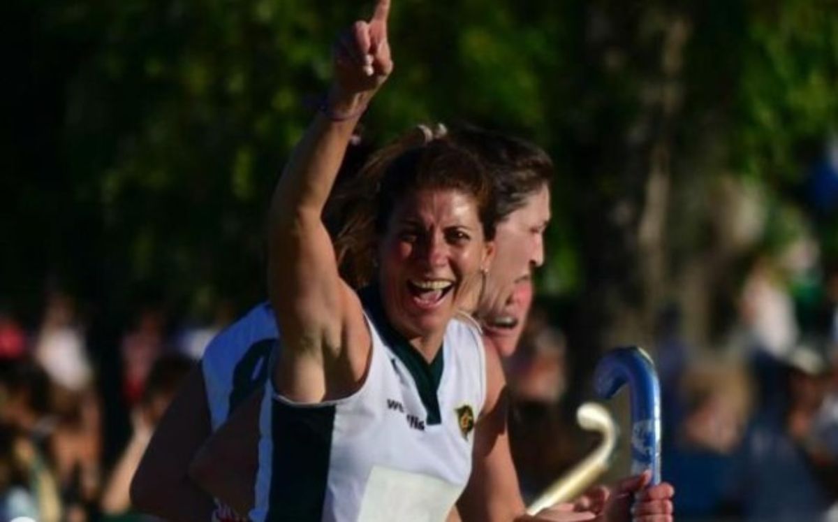 Gabriela Pando con la camiseta de Lomas Athletic
