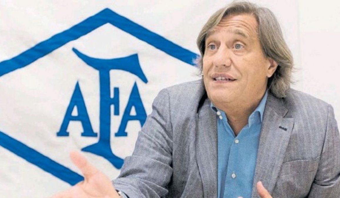 El médico de la AFA Donato Villani fue a visitar a Diego Maradona por pedido del presidente del organismo Claudio Chiqui Tapia