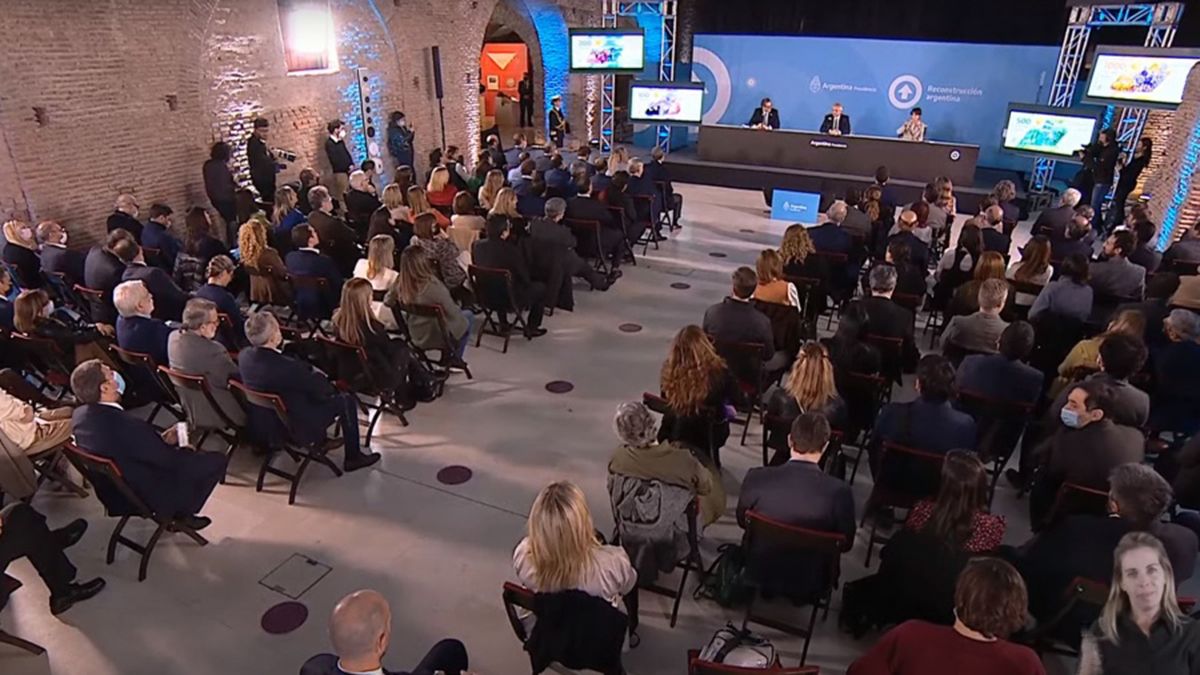 La presentación de los nuevos billetes de circulación legal se desarrolló en el Museo del Bicentenario de Casa de Gobierno