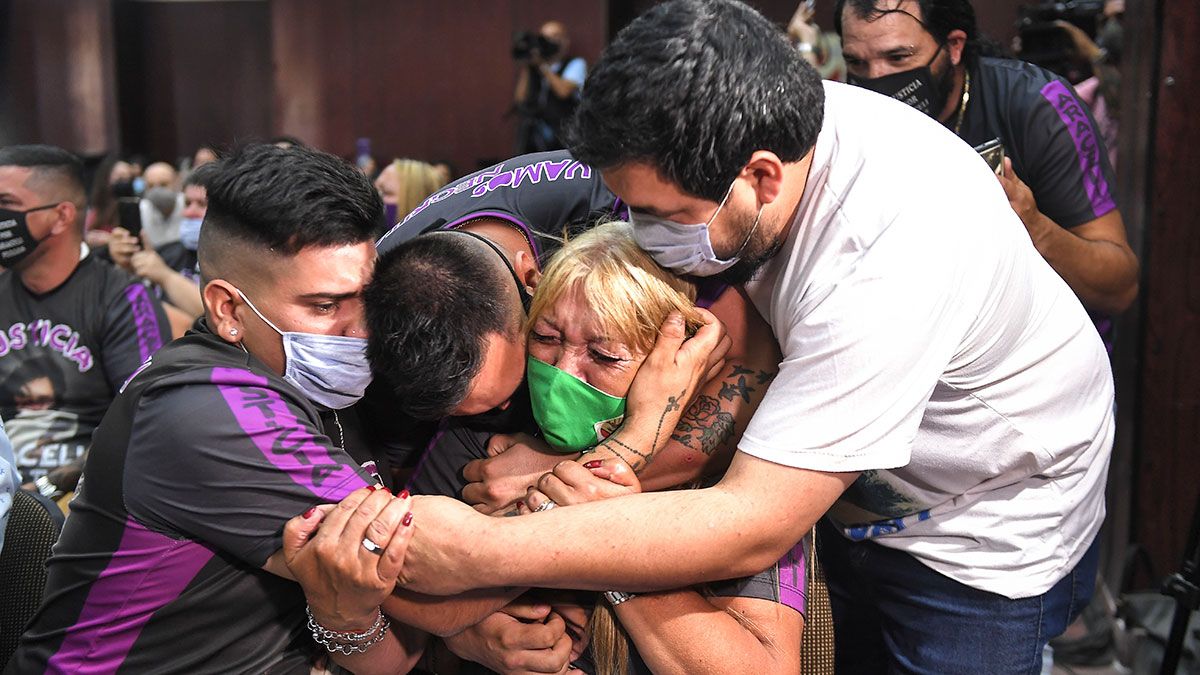 Los familiares de Araceli se emocionaron tras conocer la sentencia.