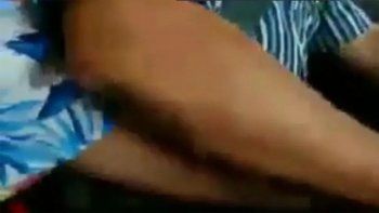 Una alumna filmó el momento en que un profesor la abusaba dentro de un auto