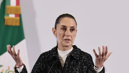 La actual presidenta de México, Claudia Sheinbaum se encuentra en el 4º lugar del ránking de las mujeres más poderosas del mundo. Crédito: EFE.